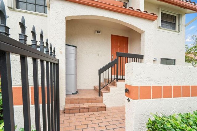 912 Congressional Way, Deerfield Beach, FL 33442
