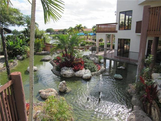 912 Congressional Way, Deerfield Beach, FL 33442