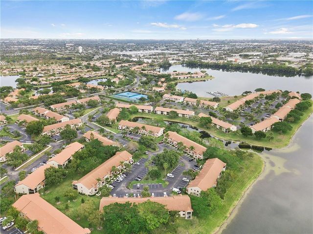 912 Congressional Way, Deerfield Beach, FL 33442