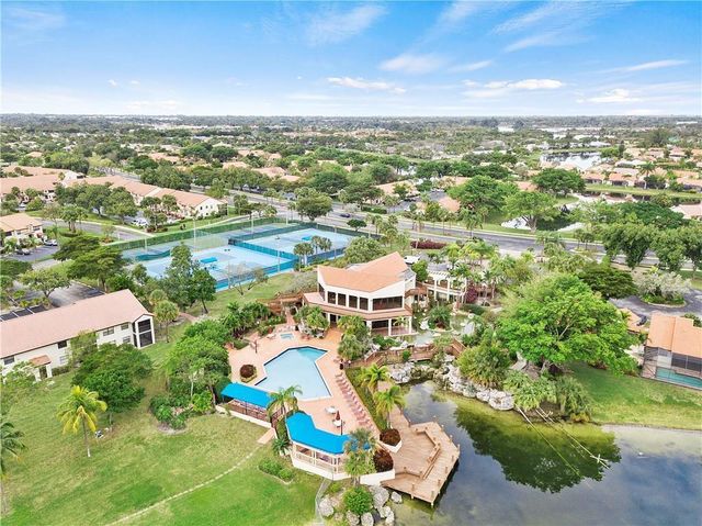 912 Congressional Way, Deerfield Beach, FL 33442