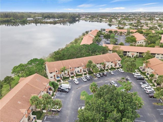 912 Congressional Way, Deerfield Beach, FL 33442