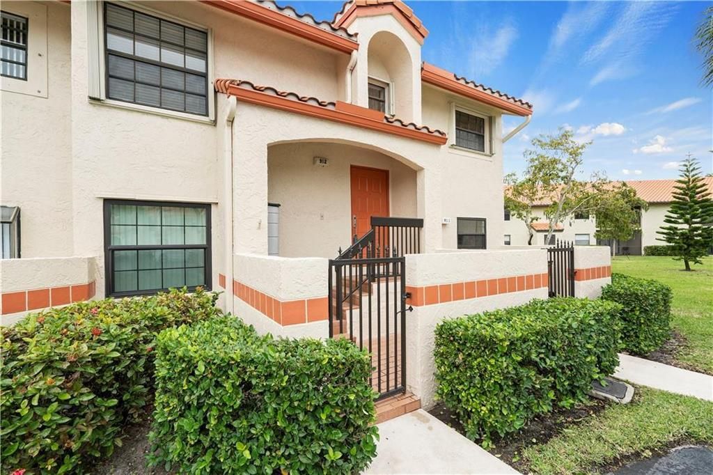 912 Congressional Way, Deerfield Beach, FL 33442