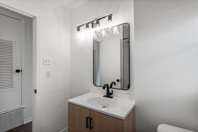 1717 Bluebonnet LN B, Austin, TX 78704