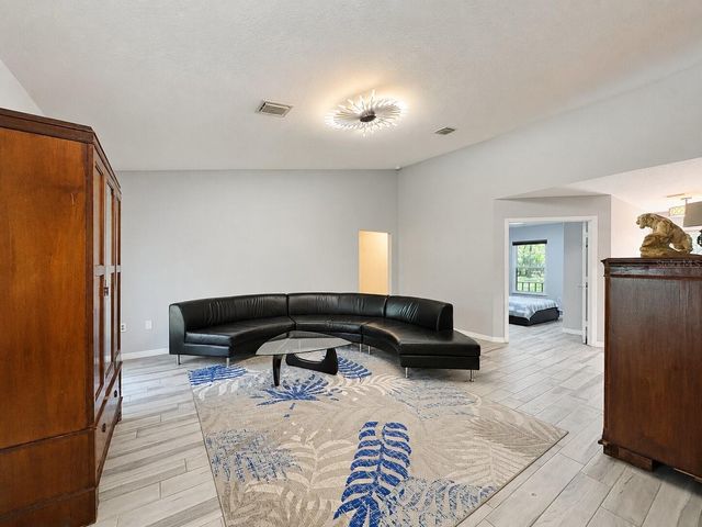 16758 SE 181ST TERRACE, Weirsdale, FL 32195