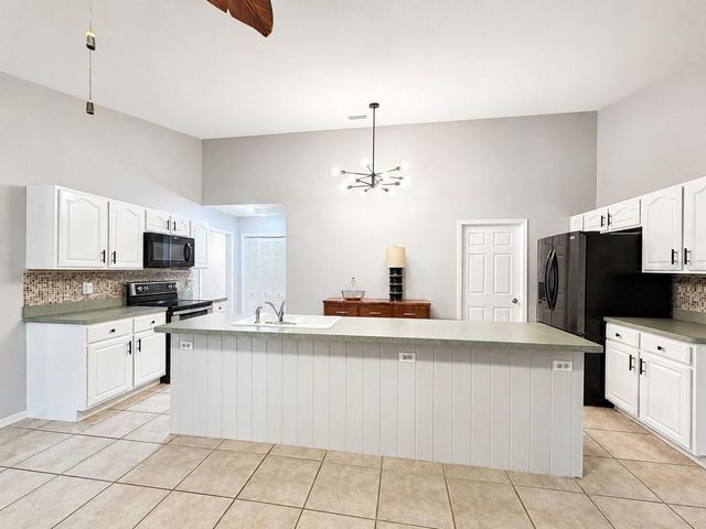 16758 SE 181ST TERRACE, Weirsdale, FL 32195