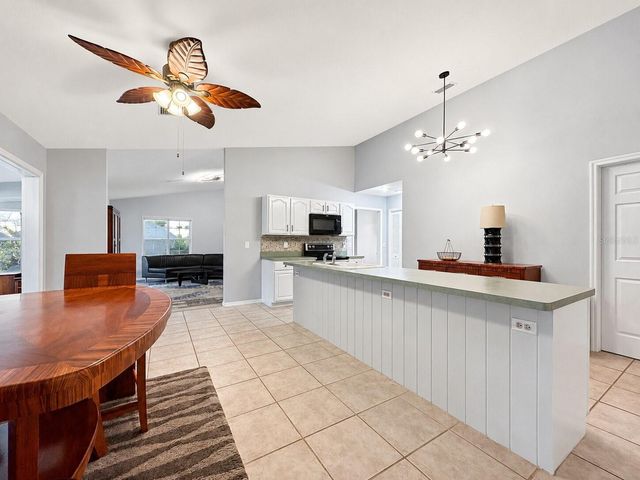16758 SE 181ST TERRACE, Weirsdale, FL 32195