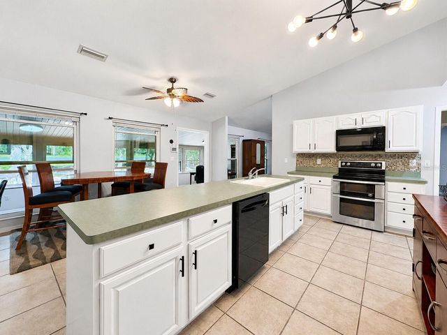 16758 SE 181ST TERRACE, Weirsdale, FL 32195
