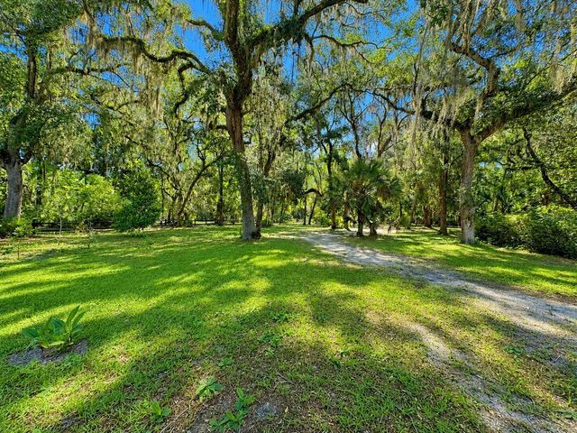 16758 SE 181ST TERRACE, Weirsdale, FL 32195