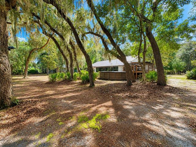 16758 SE 181ST TERRACE, Weirsdale, FL 32195