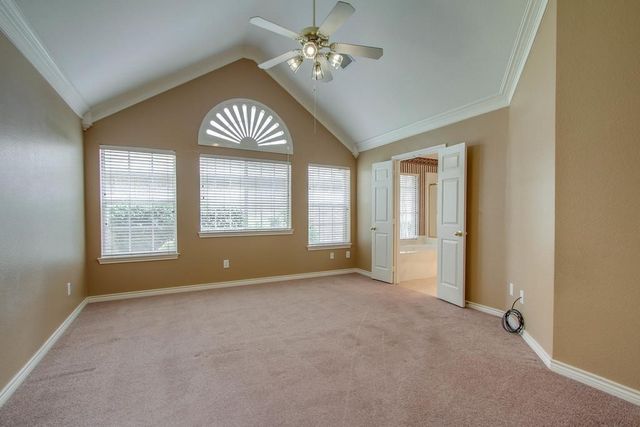 224 Heatherwood Drive, Irving, TX 75063