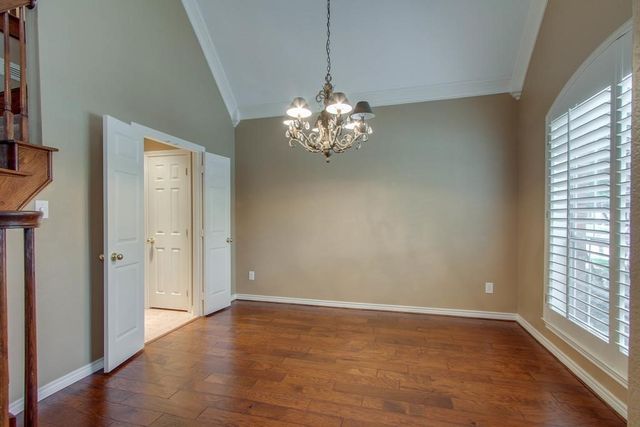 224 Heatherwood Drive, Irving, TX 75063
