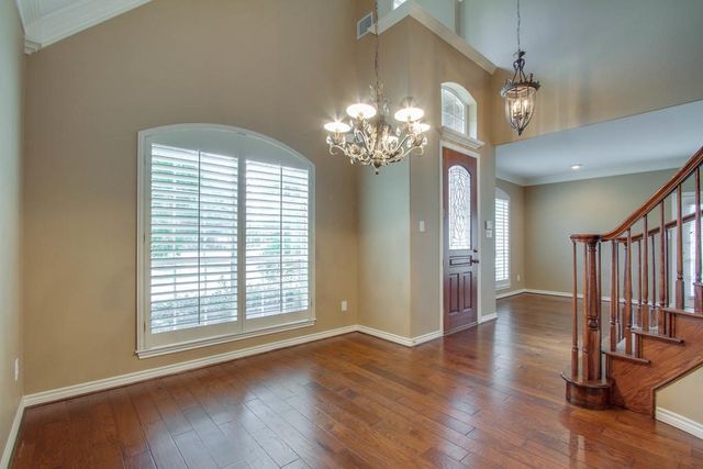 224 Heatherwood Drive, Irving, TX 75063