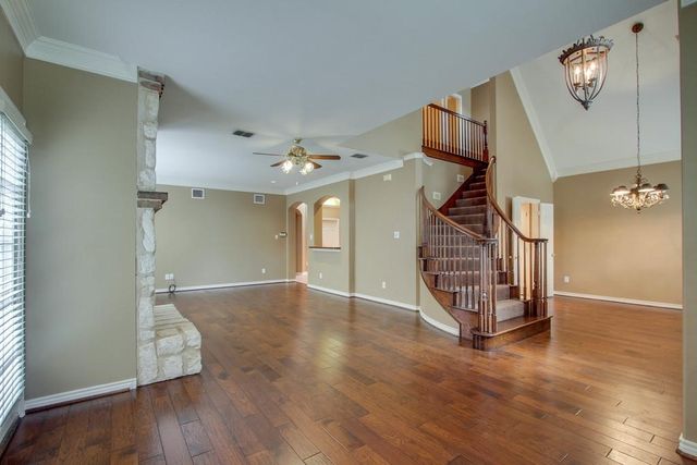 224 Heatherwood Drive, Irving, TX 75063