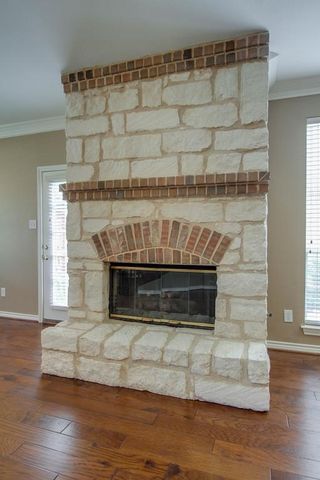 224 Heatherwood Drive, Irving, TX 75063