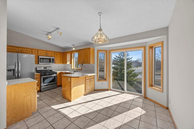 800 11th Avenue SW, Isanti, MN 55040