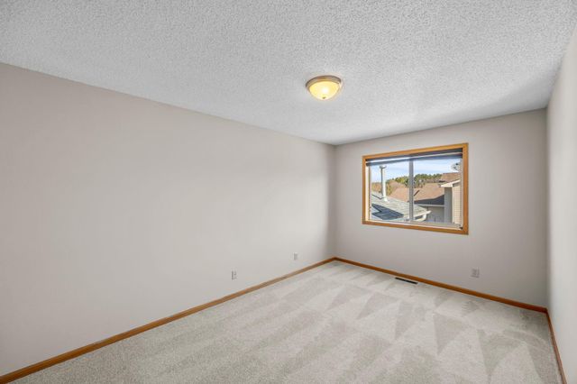 800 11th Avenue SW, Isanti, MN 55040