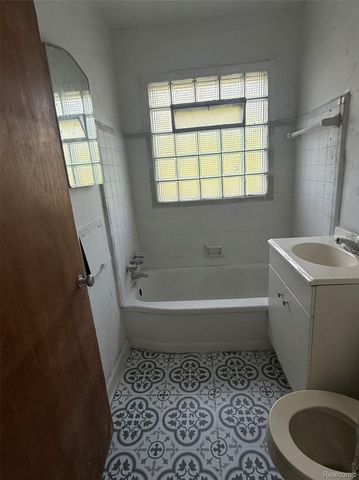 3218 Trumbull Avenue, Flint, MI 48504