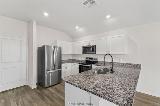 6018 Crest Bridge Court, Bryan, TX 77807