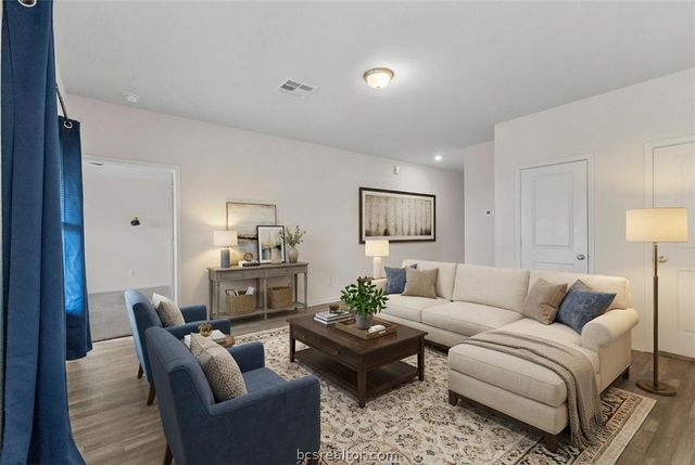 6018 Crest Bridge Court, Bryan, TX 77807