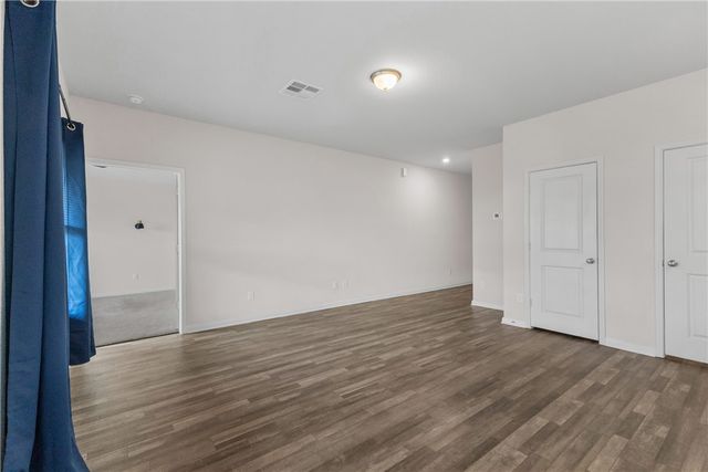 6018 Crest Bridge Court, Bryan, TX 77807