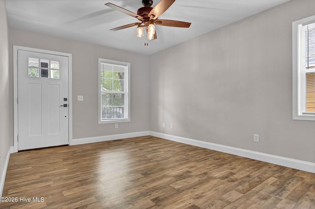 517 S 9th Street, Wilmington, NC 28401