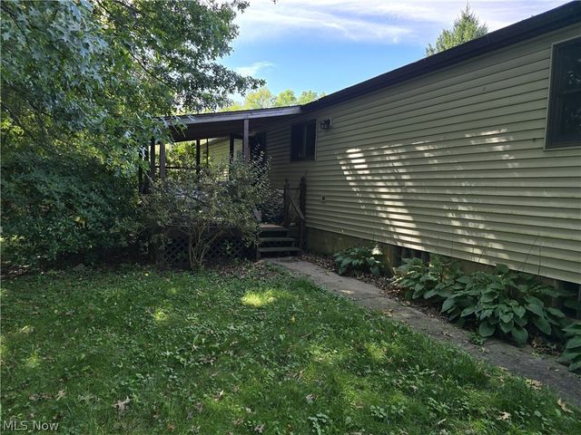 3122 Cadwallader Sonk Road, Cortland, OH 44410