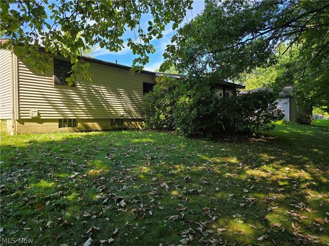 3122 Cadwallader Sonk Road, Cortland, OH 44410