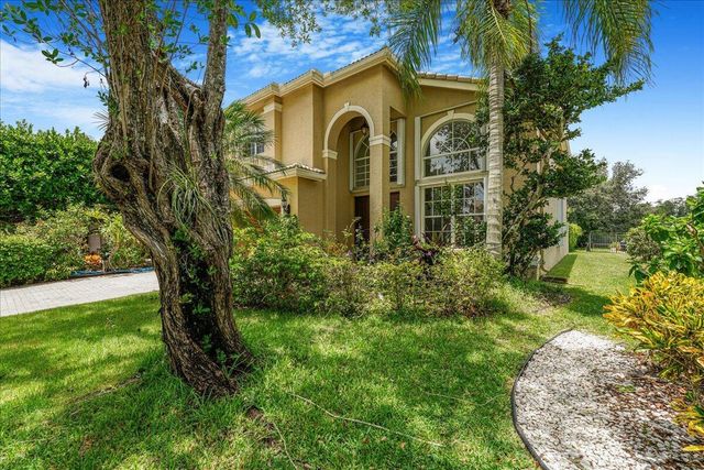 19059 Skyridge Circle, Boca Raton, FL 33498