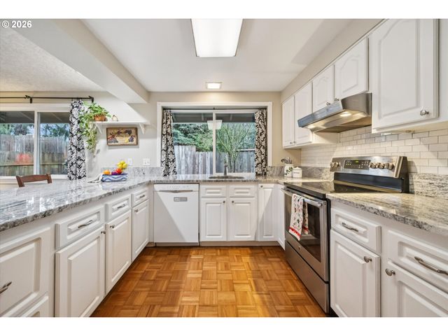 10905 Sw MIRA Ct, Portland, OR 97223