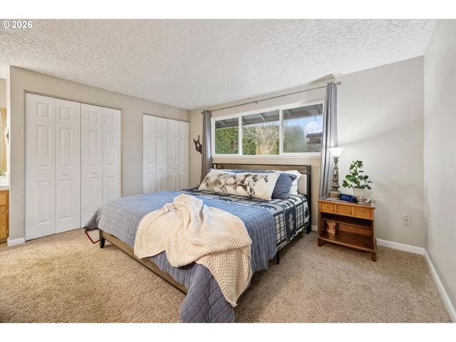 10905 Sw MIRA Ct, Portland, OR 97223