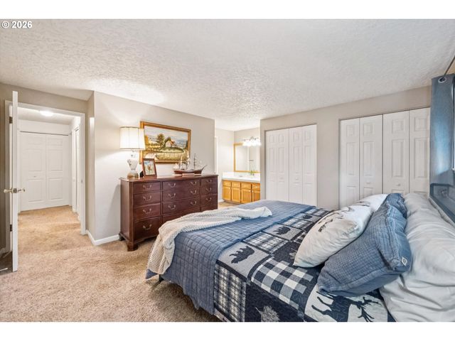 10905 Sw MIRA Ct, Portland, OR 97223