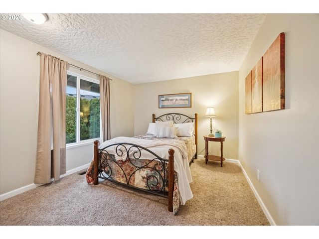 10905 Sw MIRA Ct, Portland, OR 97223