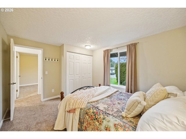 10905 Sw MIRA Ct, Portland, OR 97223