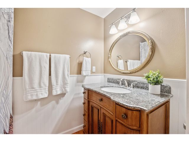 10905 Sw MIRA Ct, Portland, OR 97223