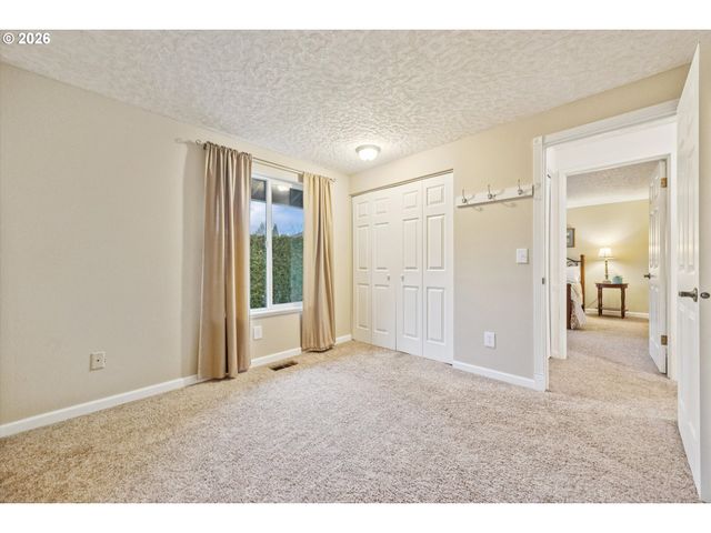 10905 Sw MIRA Ct, Portland, OR 97223