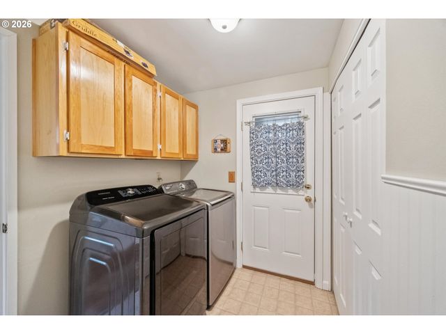 10905 Sw MIRA Ct, Portland, OR 97223