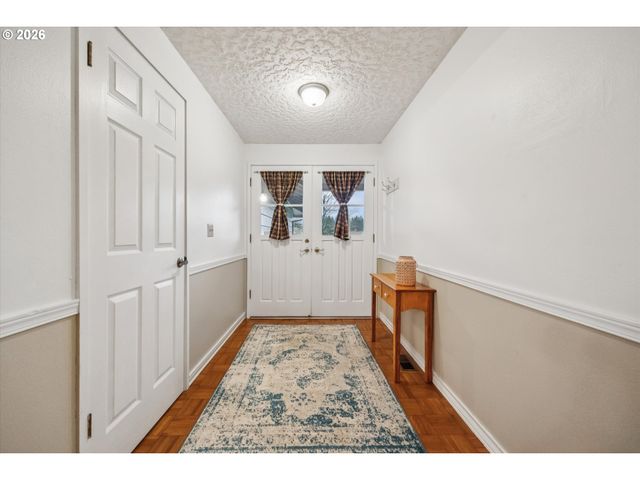 10905 Sw MIRA Ct, Portland, OR 97223