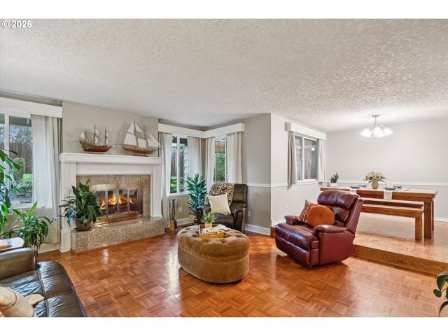 10905 Sw MIRA Ct, Portland, OR 97223