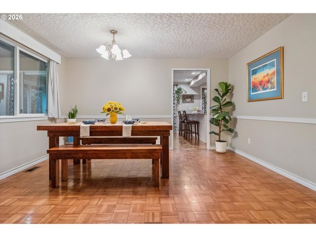 10905 Sw MIRA Ct, Portland, OR 97223