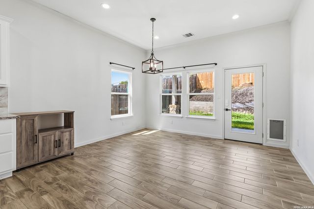 8315 COMANCHE PASS, Converse, TX 78109