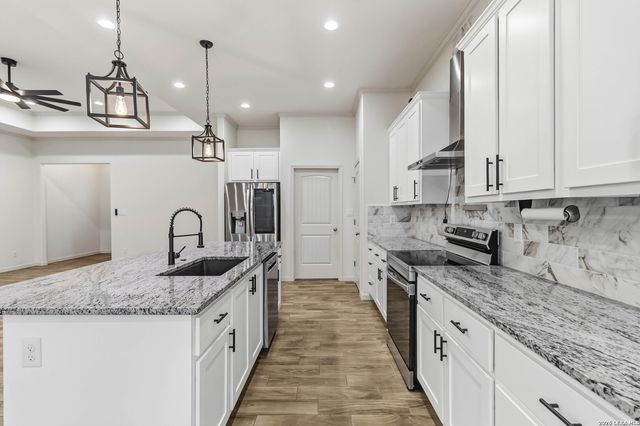 8315 COMANCHE PASS, Converse, TX 78109