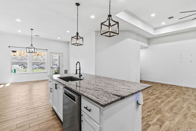 8315 COMANCHE PASS, Converse, TX 78109