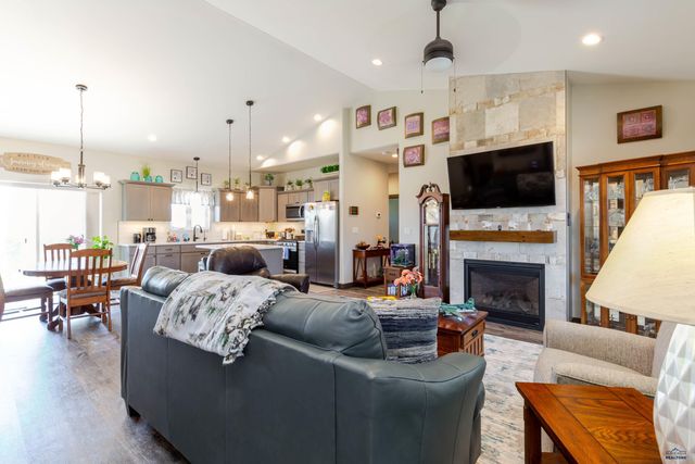 4413 TARGHEE DR, Rapid City, SD 57702