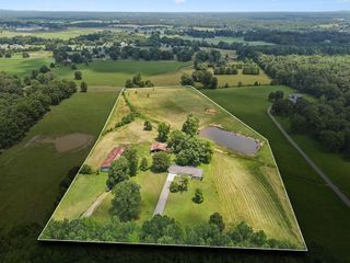 1991 Laws Rd, Mcminnville, TN 37110