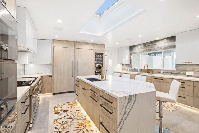 143 Foxtail Drive, Santa Monica, CA 90402