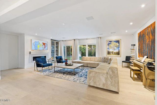 143 Foxtail Drive, Santa Monica, CA 90402
