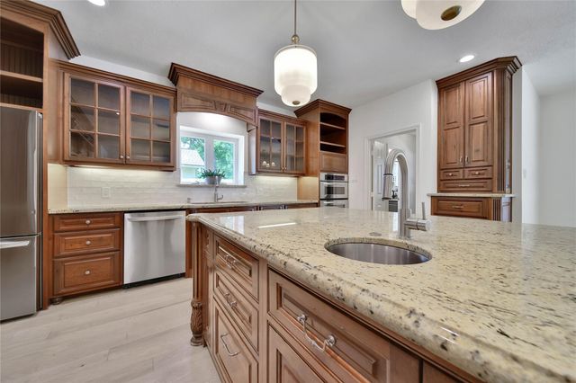 5 Box Turtle Lane, The Woodlands, TX 77380
