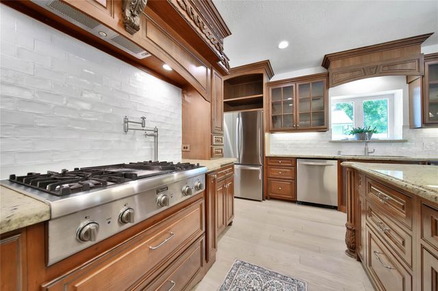 5 Box Turtle Lane, The Woodlands, TX 77380