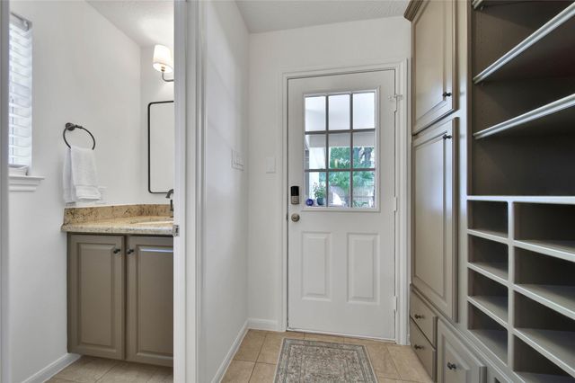 5 Box Turtle Lane, The Woodlands, TX 77380