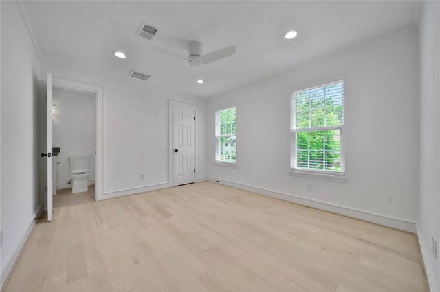 5 Box Turtle Lane, The Woodlands, TX 77380